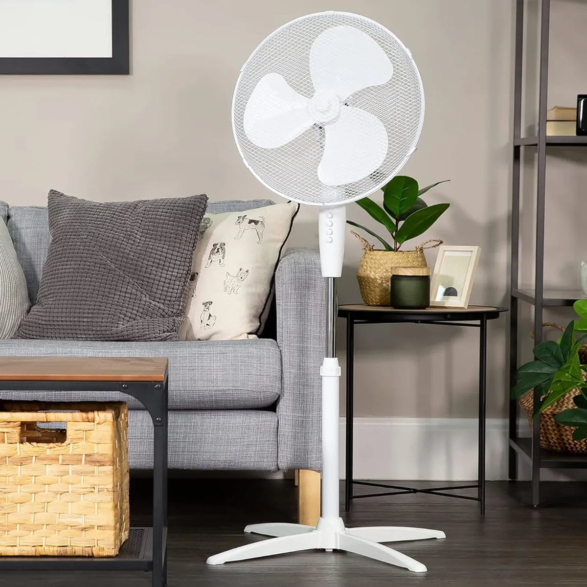 Russell Hobbs Powerful (3 Speeds) 16 Inch Lightweight Pedestal Fan image 2